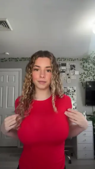 kirapregiato leaked video preview
