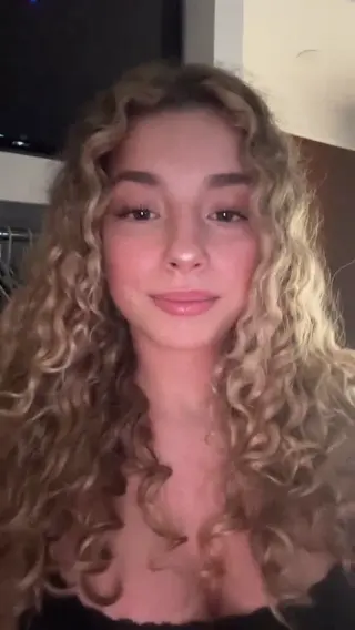 kirapregiato leaked video preview