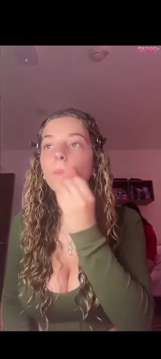 kirapregiato leaked video preview