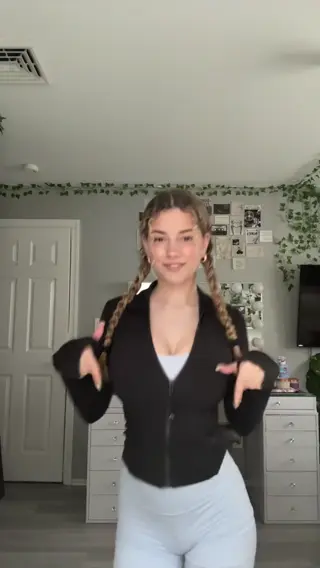 kirapregiato leaked video preview