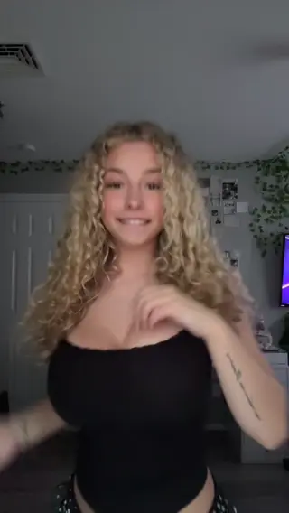 kirapregiato leaked video preview