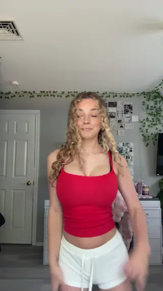 kirapregiato leaked video preview