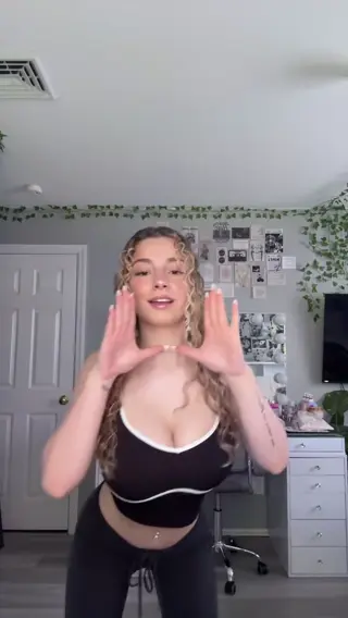 kirapregiato leaked video preview