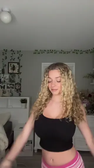 kirapregiato leaked video preview