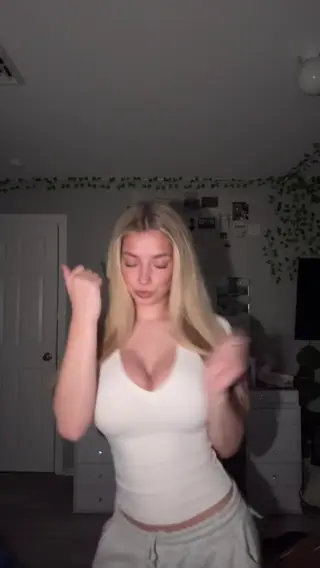kirapregiato leaked video preview