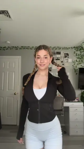 kirapregiato leaked video preview