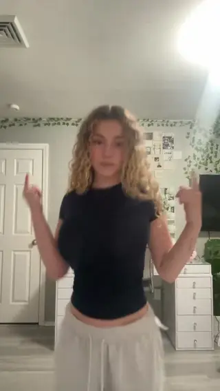 kirapregiato leaked video preview