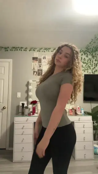 kirapregiato leaked video preview