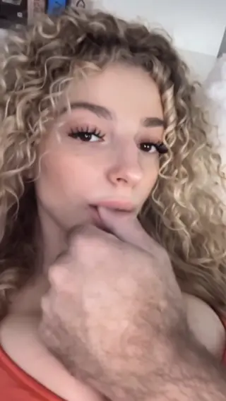 kirapregiato leaked video preview