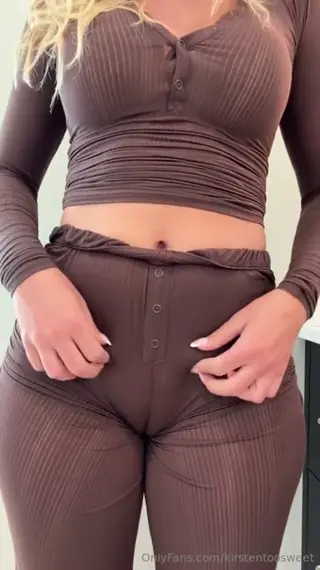 kirstentoosweet leaked video, frame 1