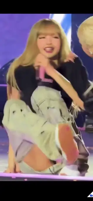 lalalalisa_m leaked video, frame 4