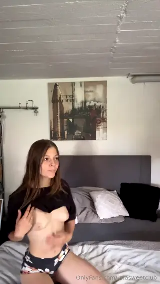 larasweetclub leaked video, frame 2