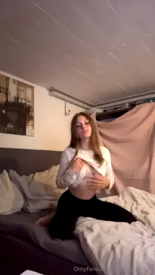 larasweetclub leaked video, frame 3