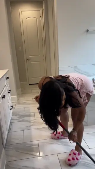 lira_galore leaked video, frame 5
