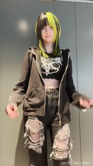 little_emo_kitten leaked video, frame 3