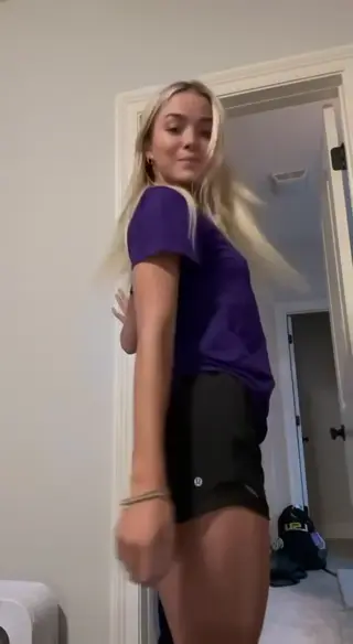 livvydunne leaked video, frame 3