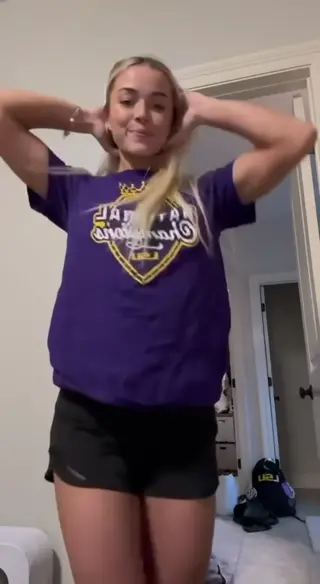 livvydunne leaked video, frame 4