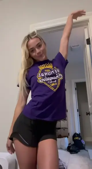 livvydunne leaked video, frame 6