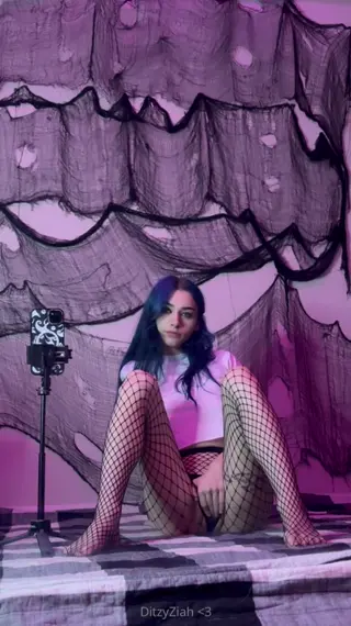 luvziah leaked video, frame 5