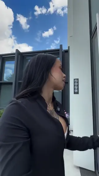lyna_com2000 leaked video, frame 1