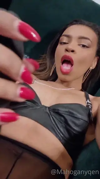 mahoganyqen... leaked video, frame 2