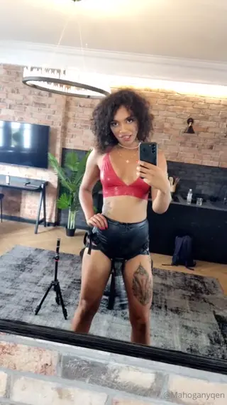 mahoganyqen... leaked video, frame 2