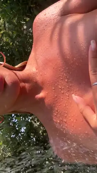 mathildtantot leaked video, frame 4