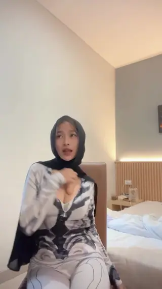 mayl0ov leaked video, frame 3