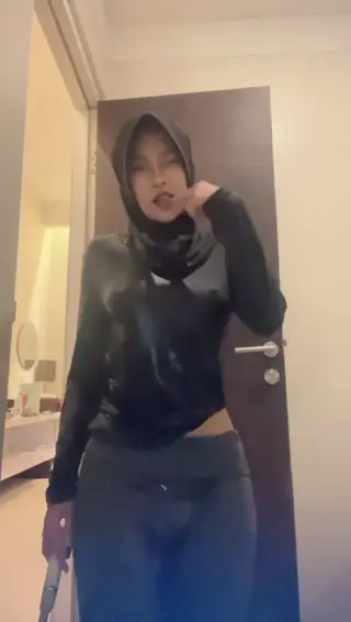 mayl0ov leaked video, frame 3