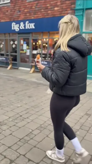 micd_up_issy leaked video, frame 2