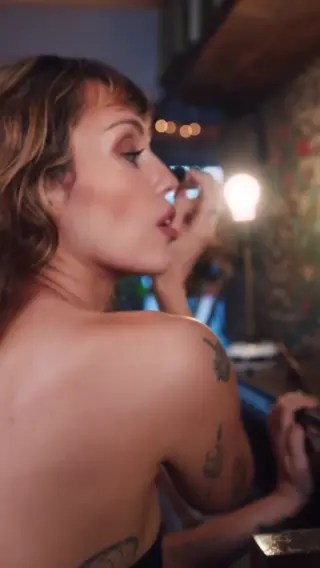 mileycyrus leaked video, frame 2