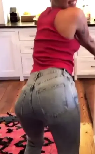 mileycyrus leaked video, frame 6