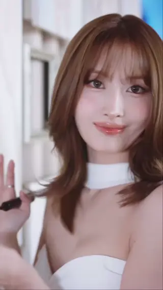 Momo leaked video, frame 2