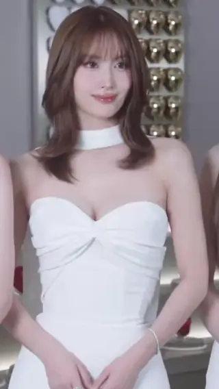 Momo leaked video, frame 6
