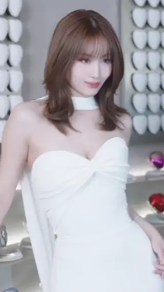 Momo leaked video, frame 2