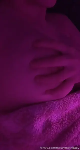 mossymothbaby leaked video, frame 4