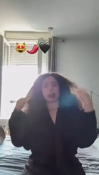 nafissa.azzm leaked video, frame 3