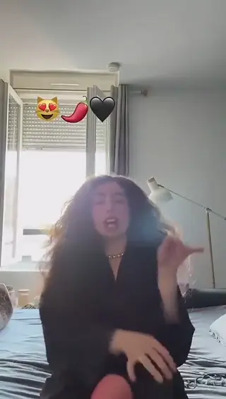 nafissa.azzm leaked video, frame 4