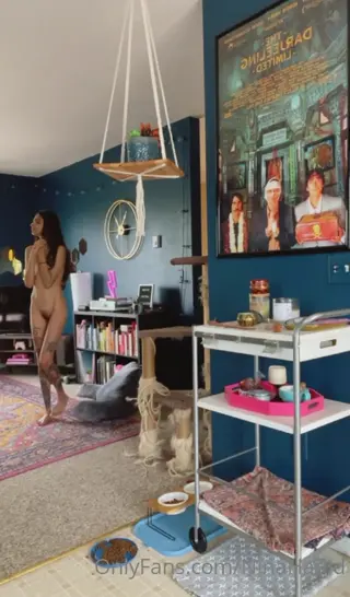 ninahadid leaked video, frame 5