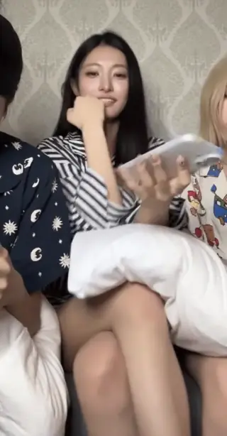oddyouth_official leaked video, frame 5