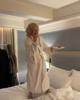 pamelaanderson leaked video, frame 2