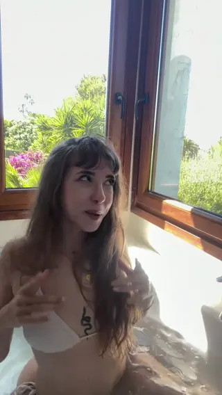 pau.peach leaked video, frame 4