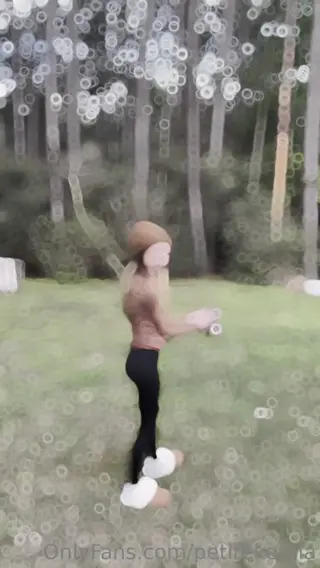 petitekenna leaked video, frame 1