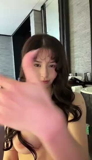 pokimane leaked video, frame 2