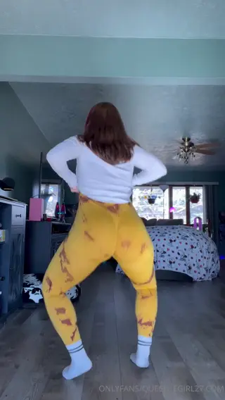queen_egirl27 leaked video, frame 1