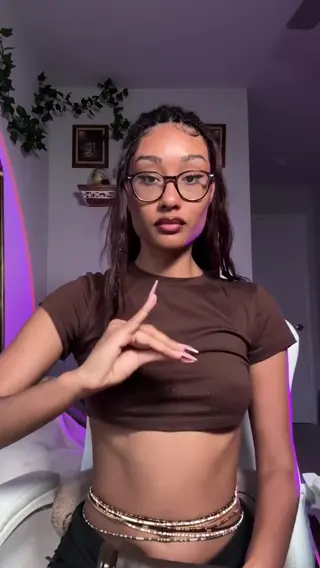 rhileylove leaked video, frame 5