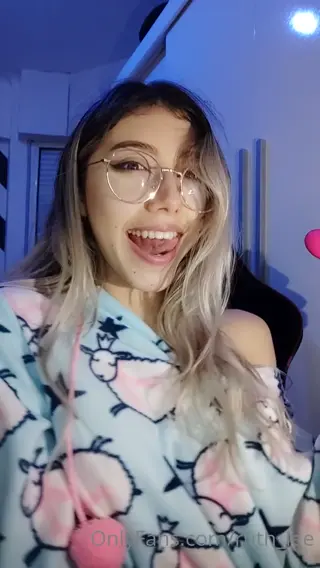 ruth_lee leaked video, frame 4