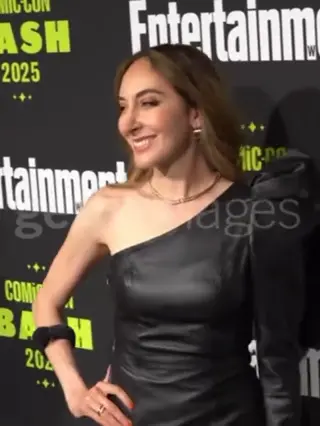 sarah_natochenny leaked video, frame 5