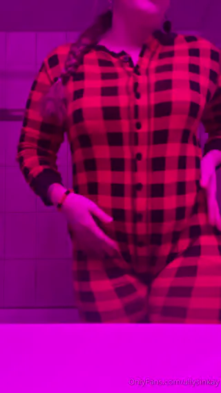 sienna leaked video, frame 4