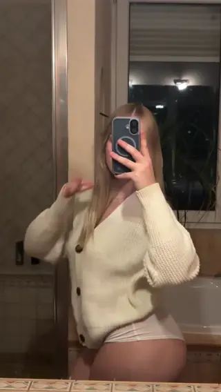 sophieamparita leaked video, frame 2